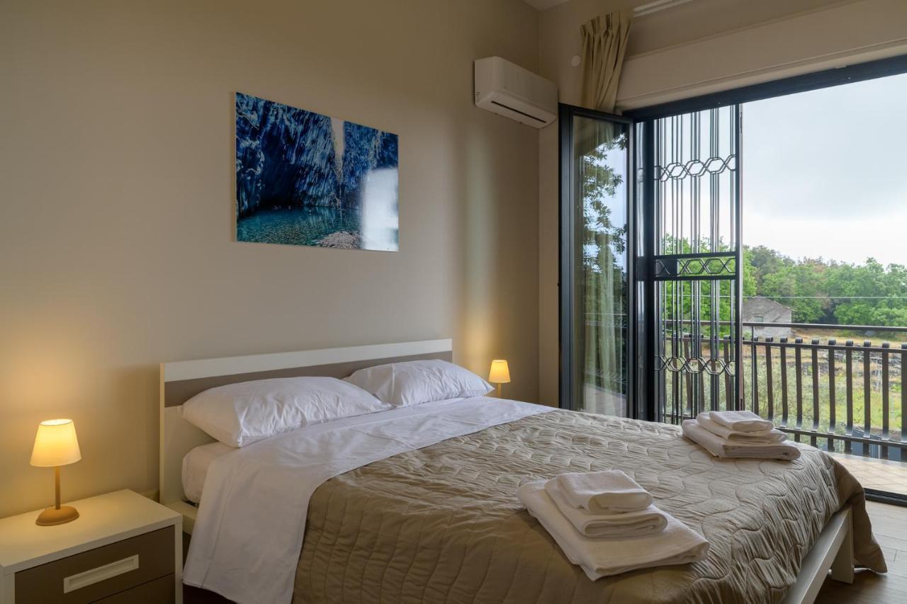 Bee Happy - Bed And Breakfast ซัฟเฟรานา เอตเนอา ภายนอก รูปภาพ