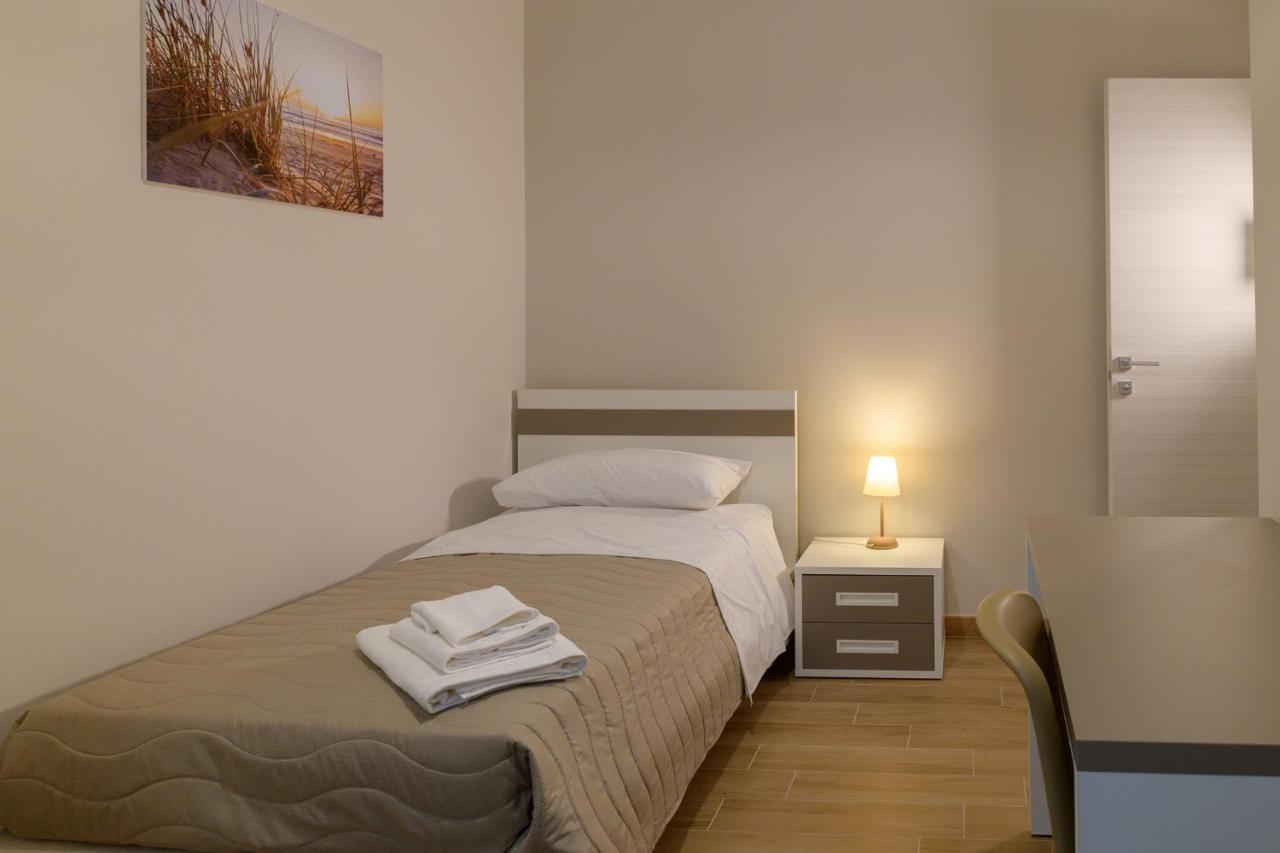 Bee Happy - Bed And Breakfast ซัฟเฟรานา เอตเนอา ภายนอก รูปภาพ